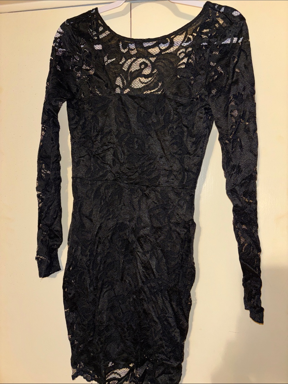 Black Lace Long-Sleeve Bodycon Dress